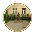 Памятник студенту МАДИ Памятник учителю и студенту МАДИ