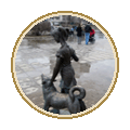 Памятник "девочка с собакой" Памятник "девочка с собакой"